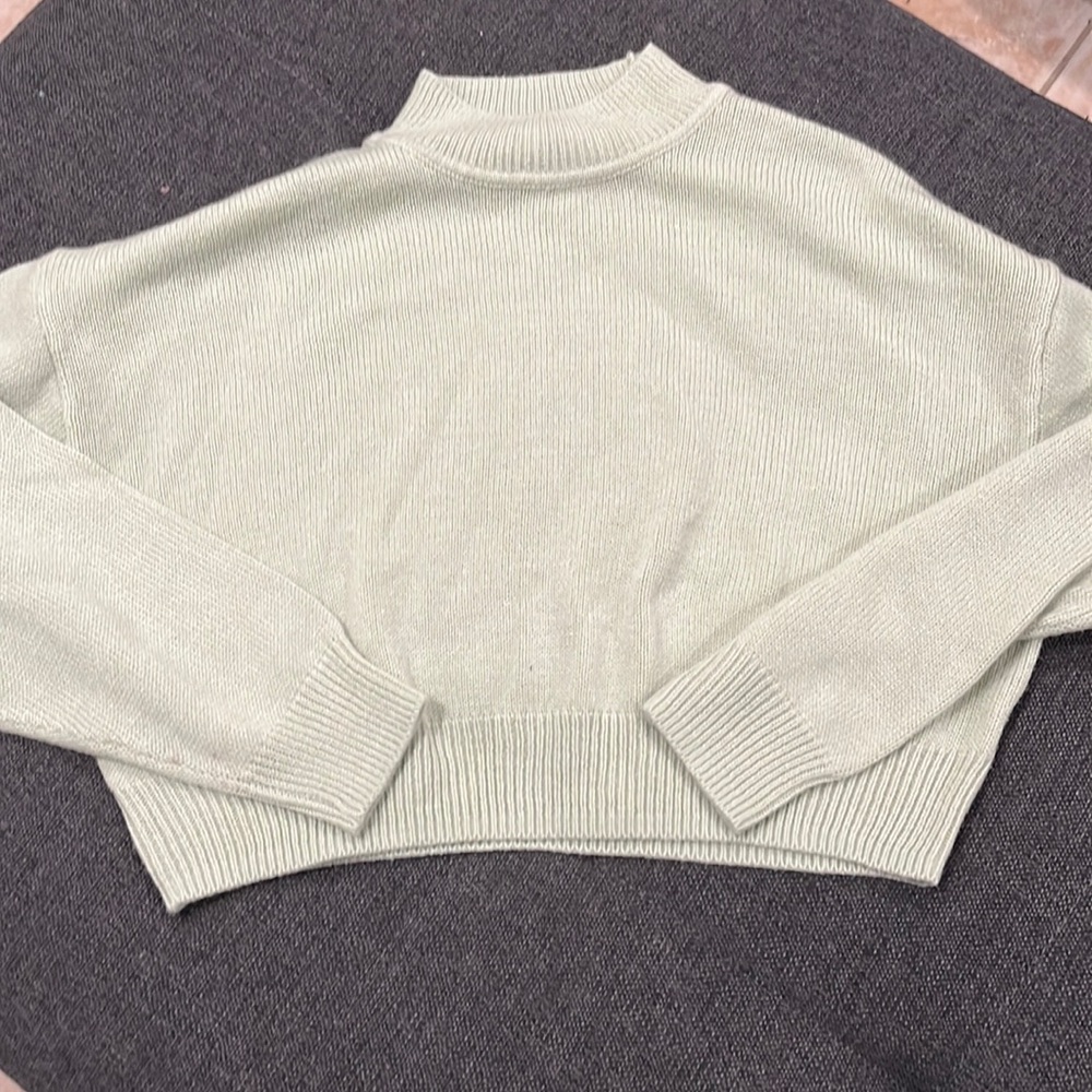 Small cropped sweaters